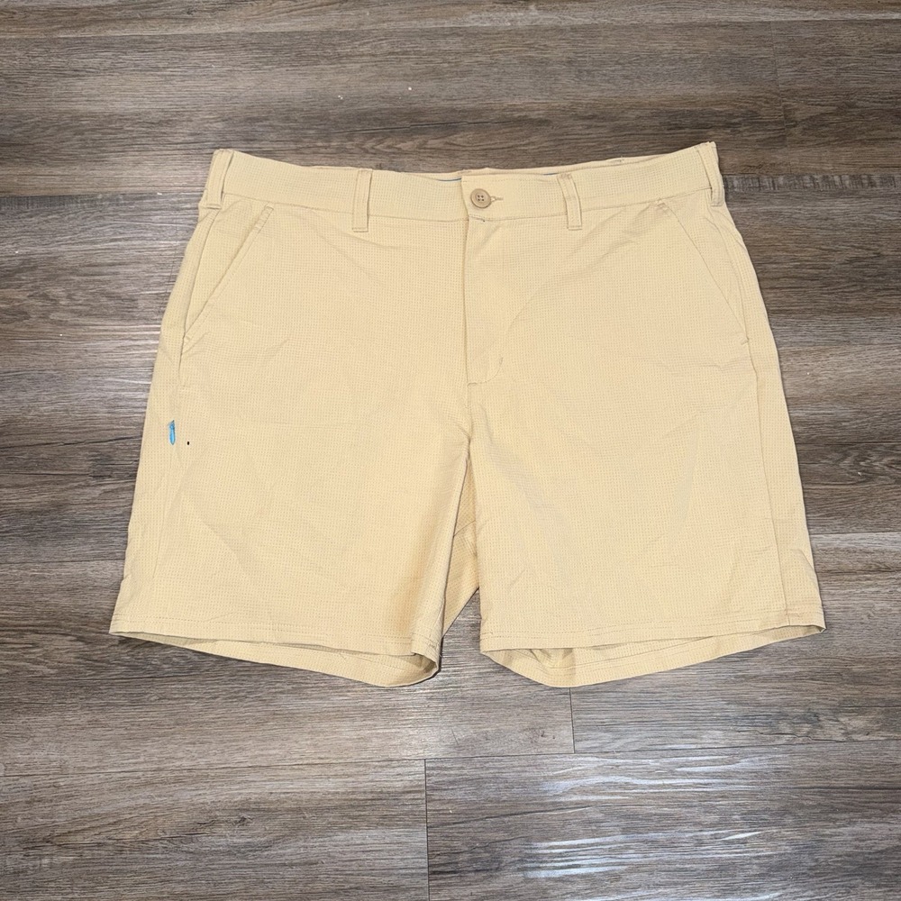 Birdie & Bound Performance Shorts Mens 38W Beige/Khaki Subtle Grid Pattern Golf